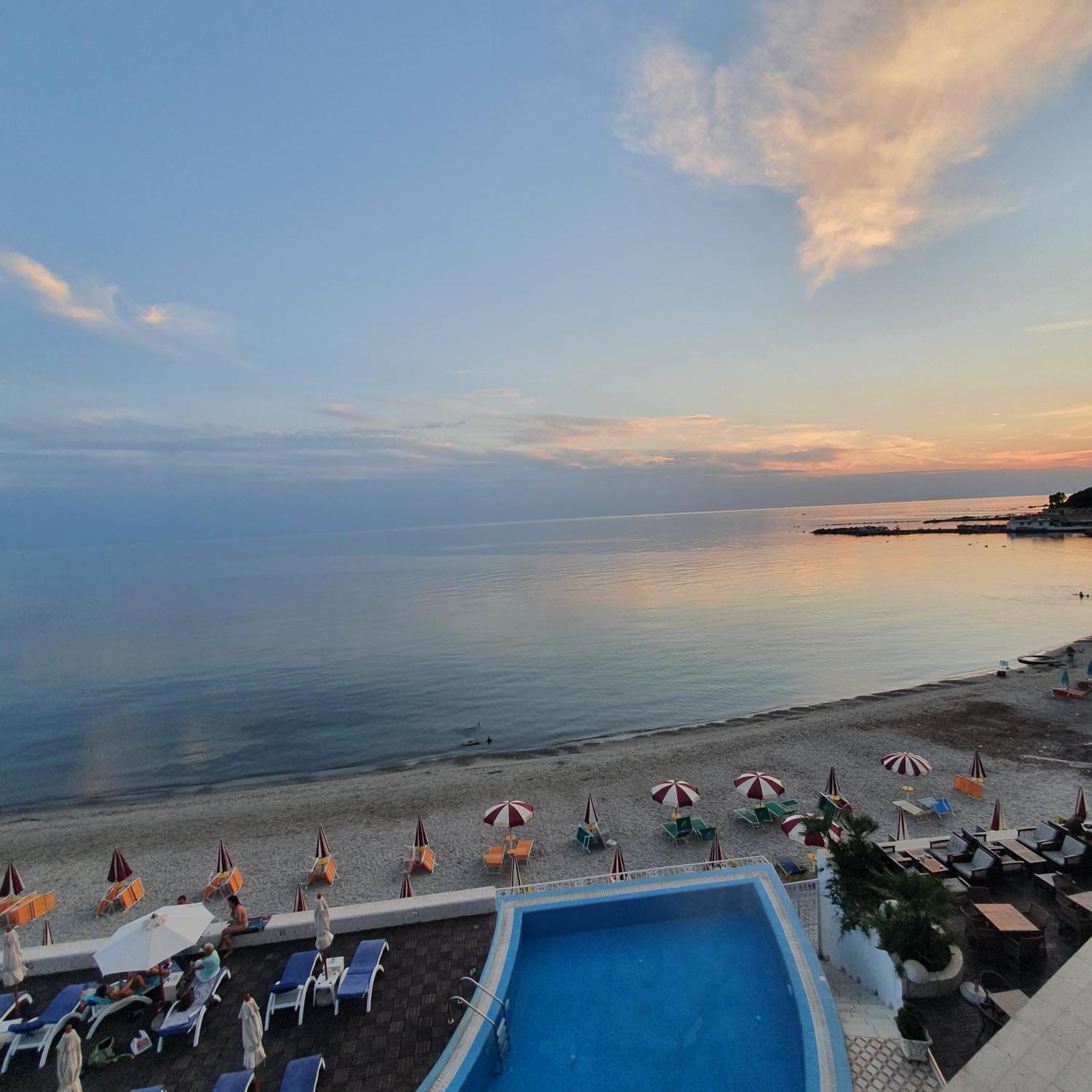 Sea&Sun&Sand Luxury Apartment In Durrës Kültér fotó